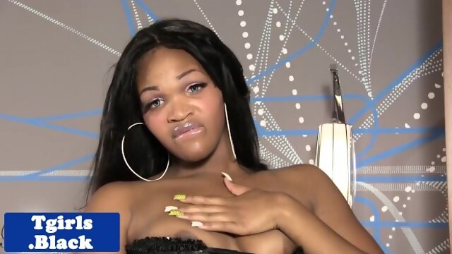 Femme fatale trueloves blue eyes scene