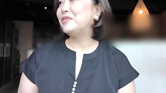 Shiho - Mature And Erotic Babe, Hungry Wife