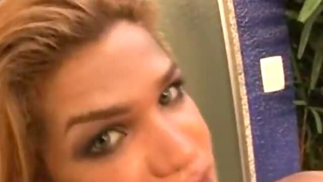 Fucked By Shemale, Blowjob, Outdoor