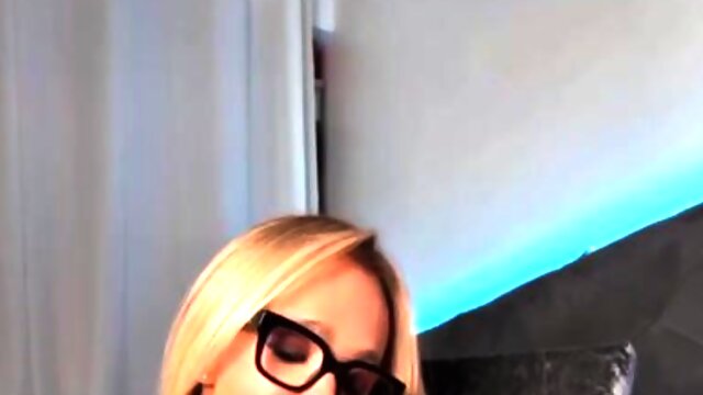 Alluring MILF heartbreaker hot solo adult video