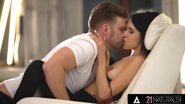 Alyssa Bounty In Loves Feeling A Cock Deep In Her Ass