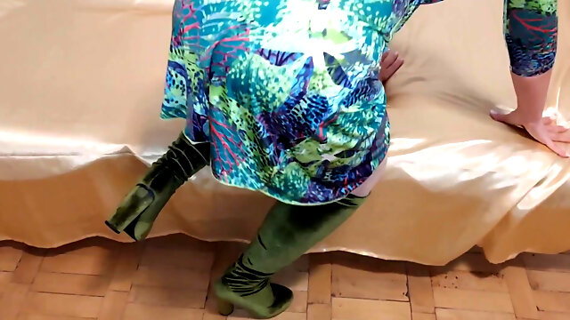 Mature Wife with Sexy Ass and Big Tits Teases in Stockings and Boots