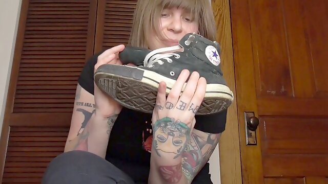 HUFF MY sweat-soaked shoes AND FARTS aroma DOMINATION