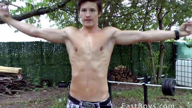 Oleg Palnik is buff and ready to send you orgasming