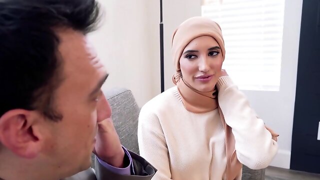 Horny arab MILF Chloe Amour gets deeply fucked and facialized