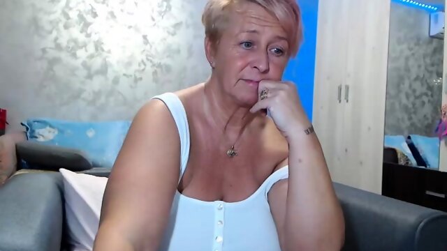 StripCamFun Mature Amateur Flashing Webcam