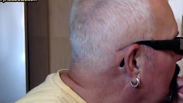 Old gloryhole gaydaddy sucks cock in homemade video