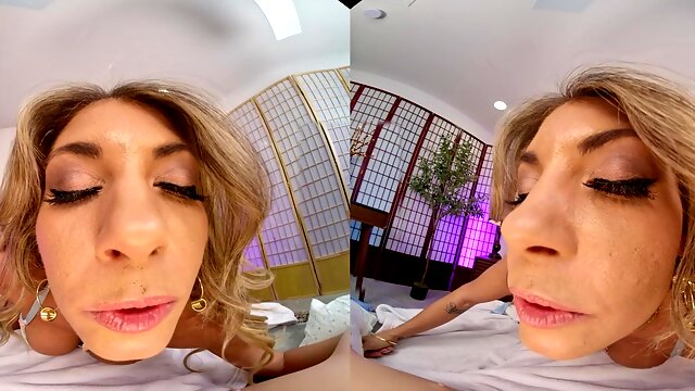 Lacy Spices Big Curves in VR Lingerie Group Heat