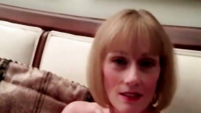 Stunner girl - housewife action - Wicked Sexy Melanie