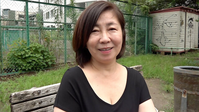 H077g01 the First Av of a Mature Woman with a Strong Libido in a Rigid Profession!