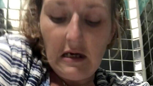 Desperate Cougar Does a Massive Pee in Dallas as Part of Her ‘pissing Around the World’ Collection!