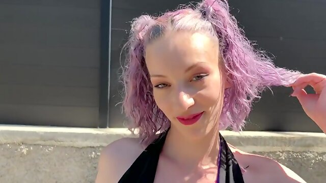 Lyne, 30 years old, is heading towards absolute pleasure... - Jacquie et Michel TV