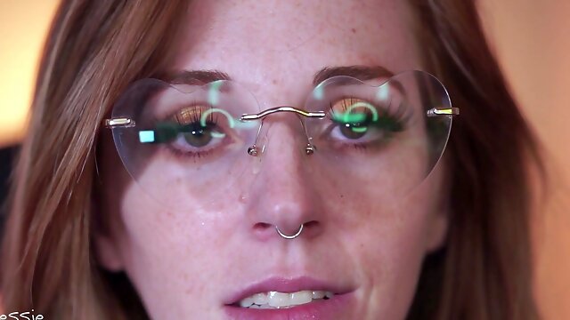 Amateur redhead fully nude on bed and masturbating