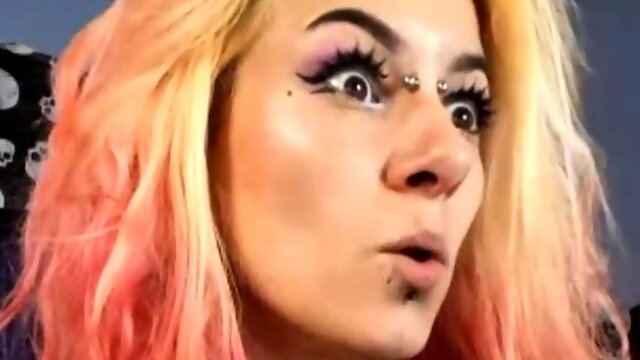 Young Amateur Girl Stripping and Masturbating Cam