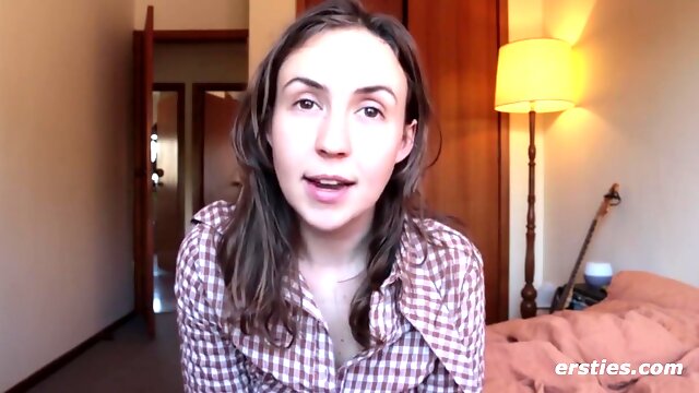 Cute Babe Fingers Her Hairy Pussy