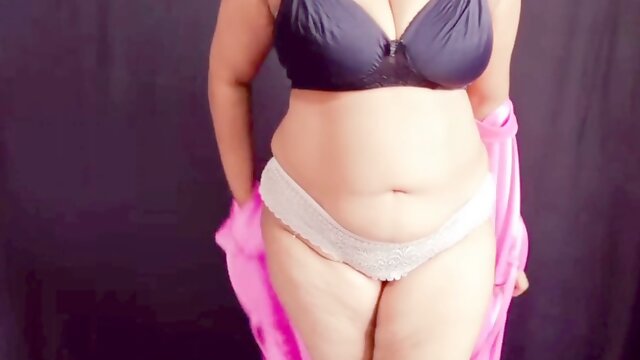 Indian princess MILF Squrting on Live Cam with Double fake penis bang