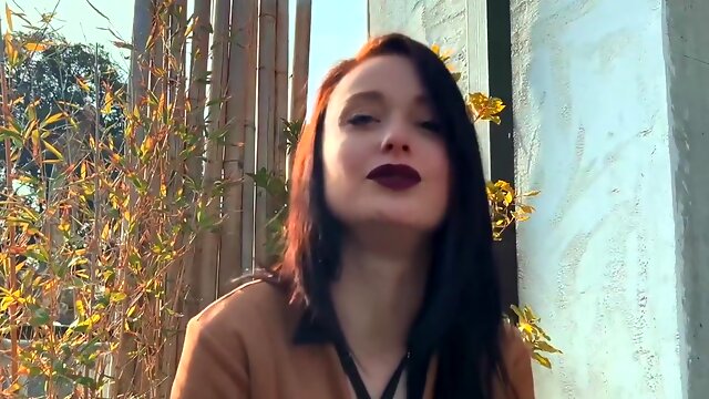 Olga is coming out of a bad patch - Jacquie et Michel TV