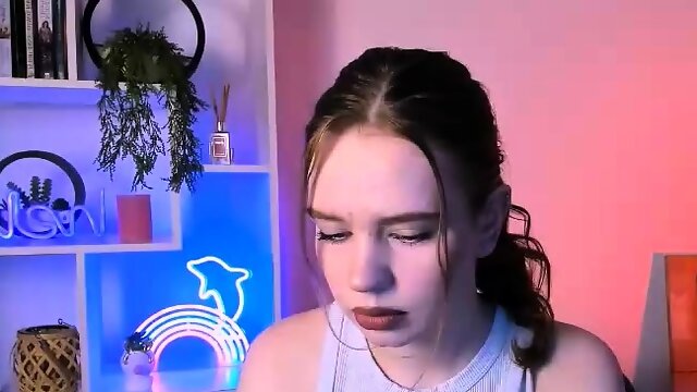 Webcam brunette solo masturbation