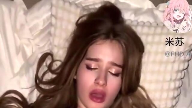 Alluring teen beauty arousing sex clip