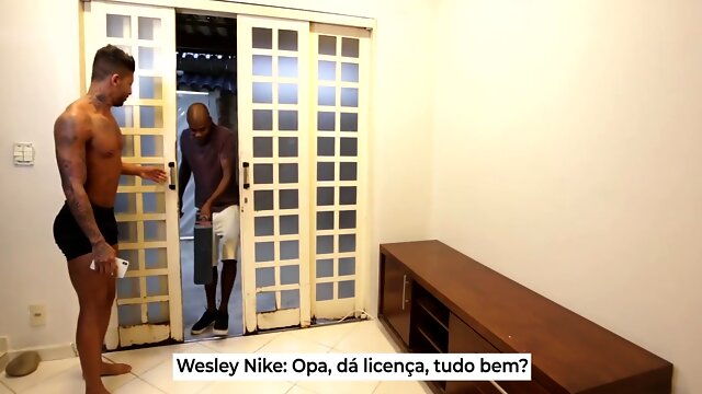 Tecnico Do Ar Dotado Arrombando Cliente 12 Min