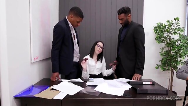 The Secretary Wet Giada Sgh Bbc Atm Dap