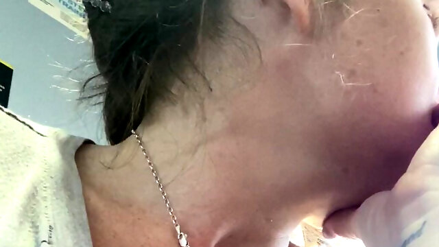 Pussy N Pubes Play in Transport Makes My Fingers Smell Amazing!