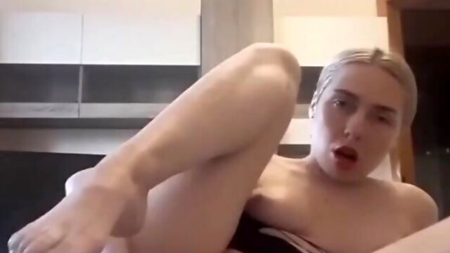 Noble donas blonde clip