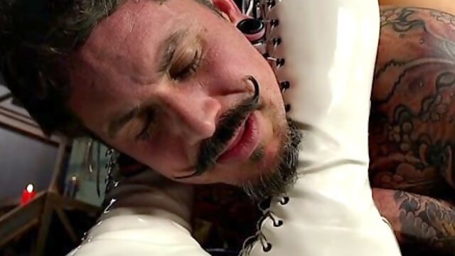 Blonde strapon domina analpounding