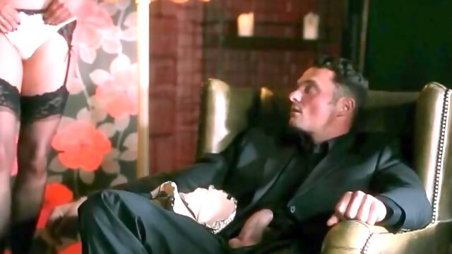 Big Boobs Milf Is Looking For Extra Attention