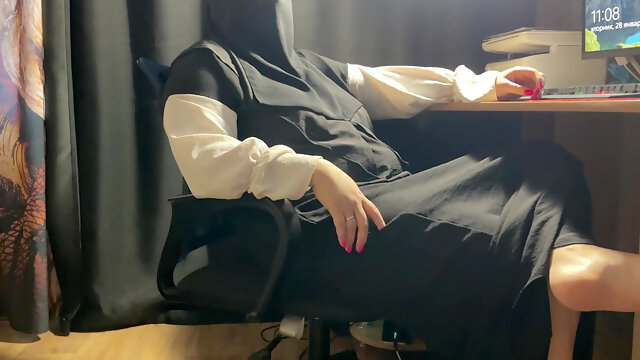 Syrian MILF XXX Video Shows Pussy to Stepson and Gets Cum in Tight Pussy XXX Video