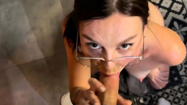 Caught a red-hot mummy in the shower, creampied her humid -