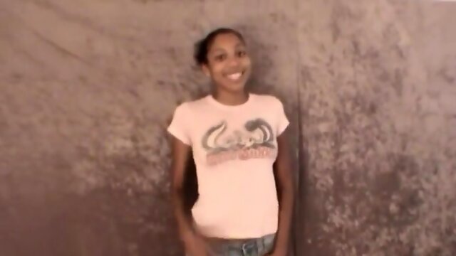 Slim amateur ebony teen dildo fucks her pussy in solo