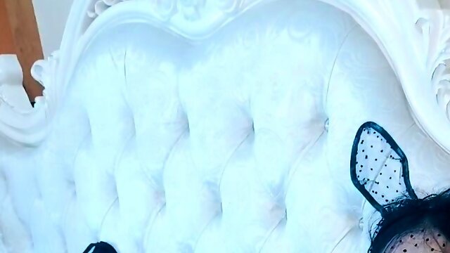 Amateur brunette Michelle with small tit