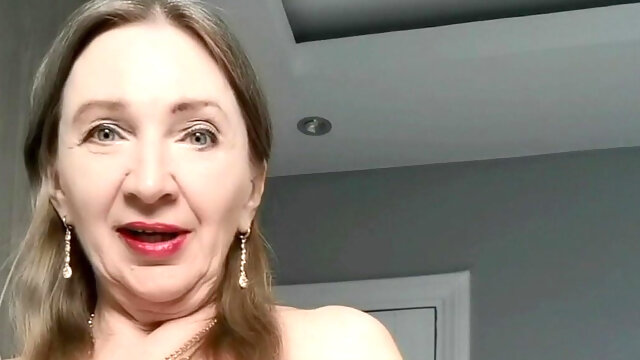 GILF in Black Stockings Do Pussy Play Close up