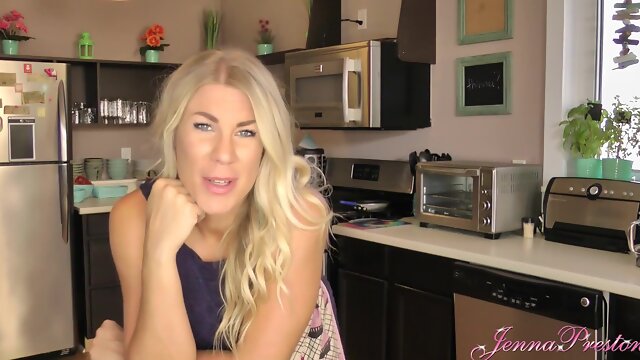 Jenna Preston Seduces with Homemade Milf Passion