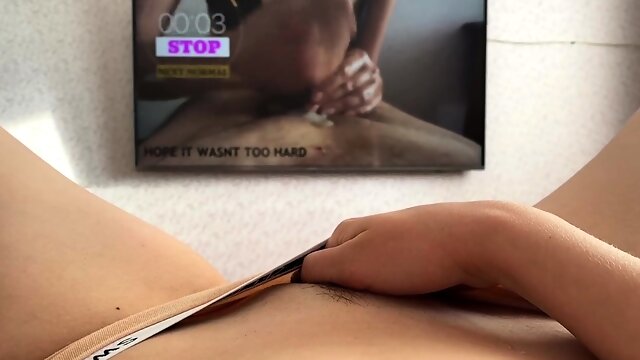 Masturbandose viendo porno