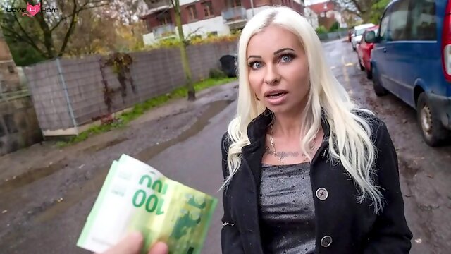 Pubblico, Casting, Sborrata Dentro