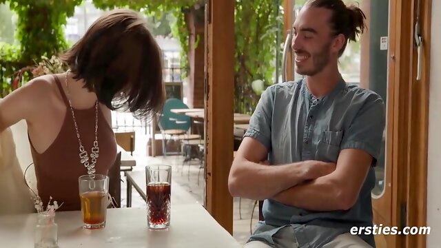 Copine, Mignonne, Réalité