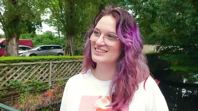 Jade succumbs to temptation! - Jacquie et Michel TV