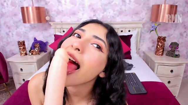 Solo Woman Mastubating