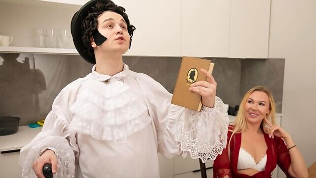 Blonde porn with explosive Michele Nolimi from Mature 4k