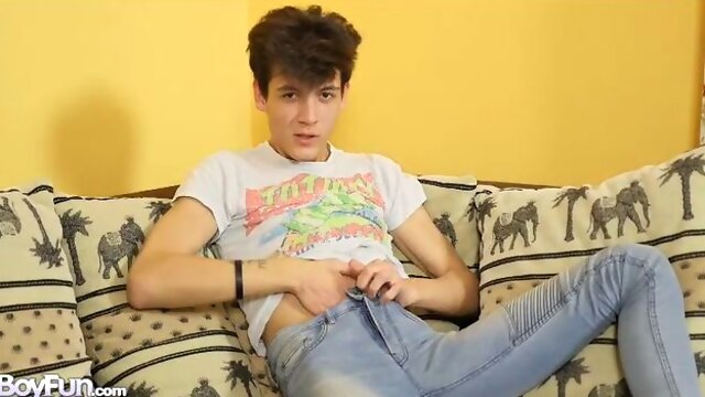 Andy Scott is a star, he loves to jerk off