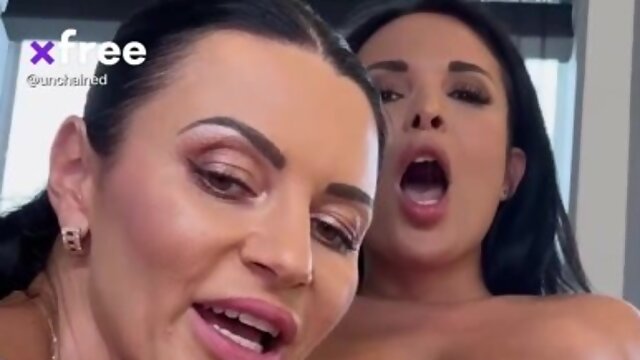 Секс Втроем