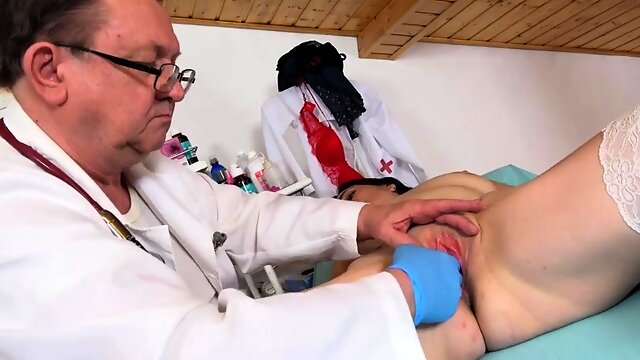 MatureGynoExam Jenny