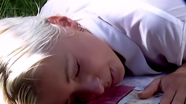 Koppel, Klaarkomen In Mond