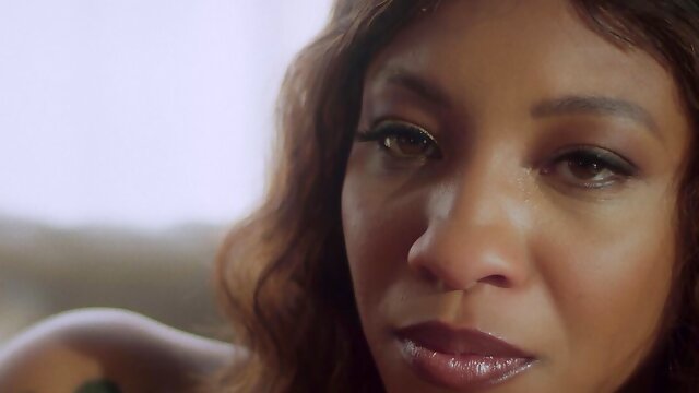 Small Hands and September Reign in a steamy interracial session