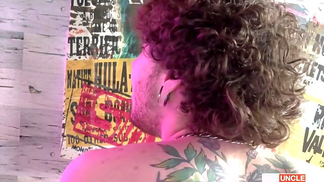 A Piercing And A Fuck - BoysDoPorn