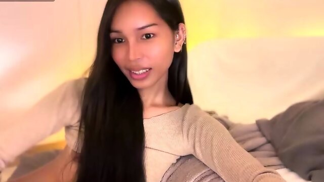 Amateur Webcam Babes Going Solo