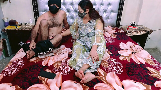 巨乳, パキスタン人