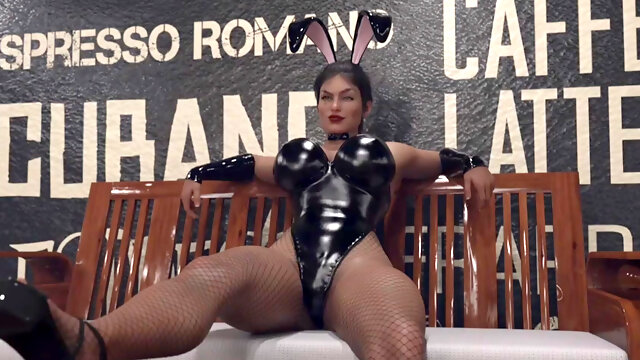 Bunny Cafe - MILF Obsession - Ep04